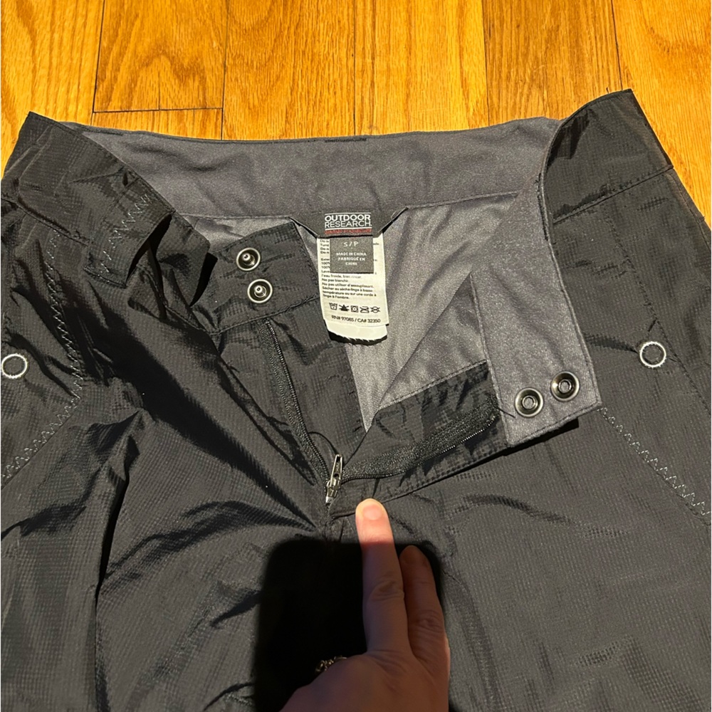 Outdoor Research LIKE NEW Recco style snow pants with Pertex Sheild small - Picture 2 of 8